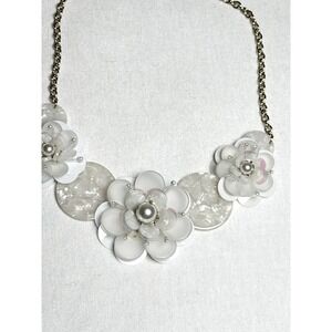 Inc white mother of pearl like flower chain adjustable choker necklace NWT